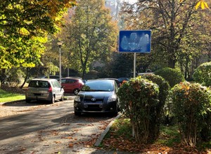 Patoparkowanie po warszawsku. Jak spółdzielnia mieszkaniowa wystawiła mieszkańców do wiatru