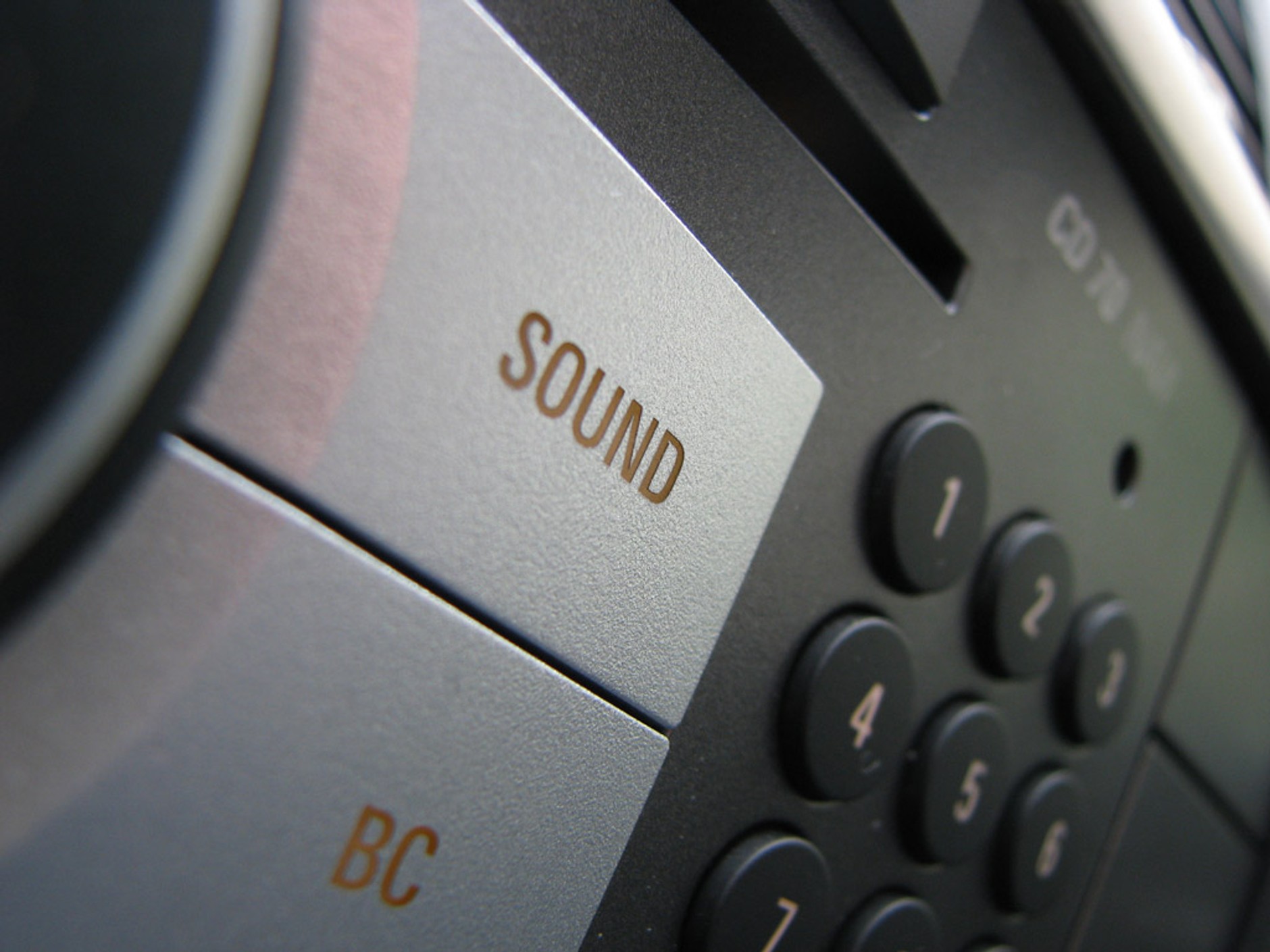 Typowe usterki sprzętu car audio. Radzimy jak je usunąć