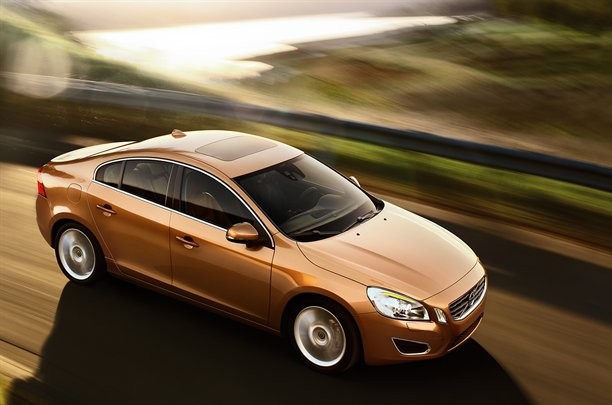 Volvo S60 dostępne będzie z dwoma zawieszeniami