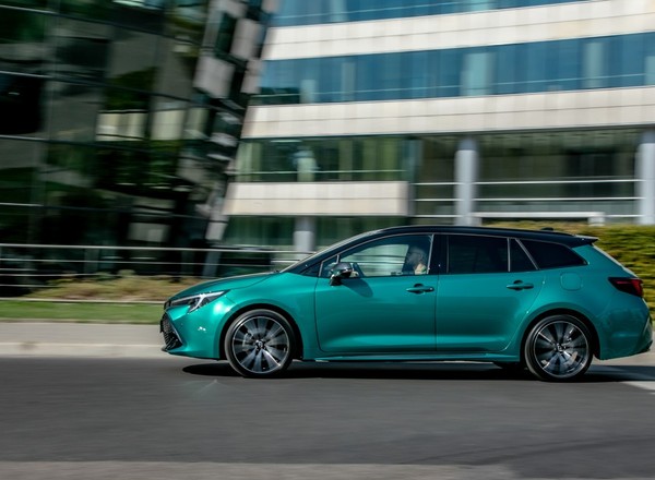 Ruszyła wielka wyprzedaż w Toyocie. Rabaty po kilkanaście tys. zł na popularne hybrydy