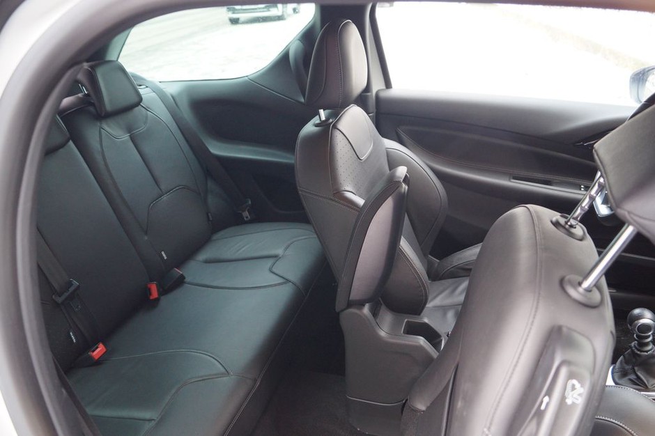 DS 3 GIVENCHY Le MakeUp 1.6 THP 165 KM