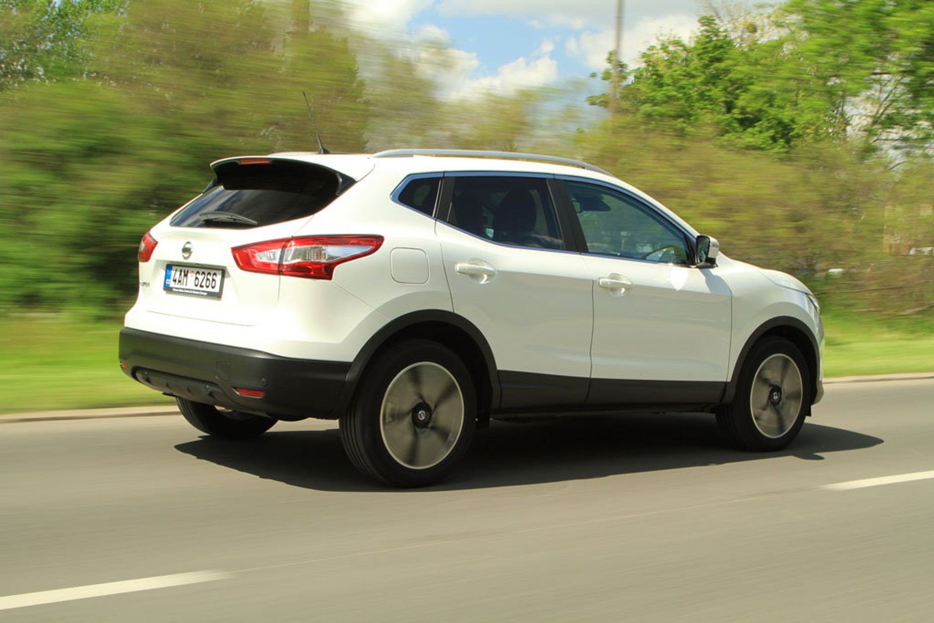 Duży, wygodny, ciężkawy - Nissan Qashqai DIG-T 160
