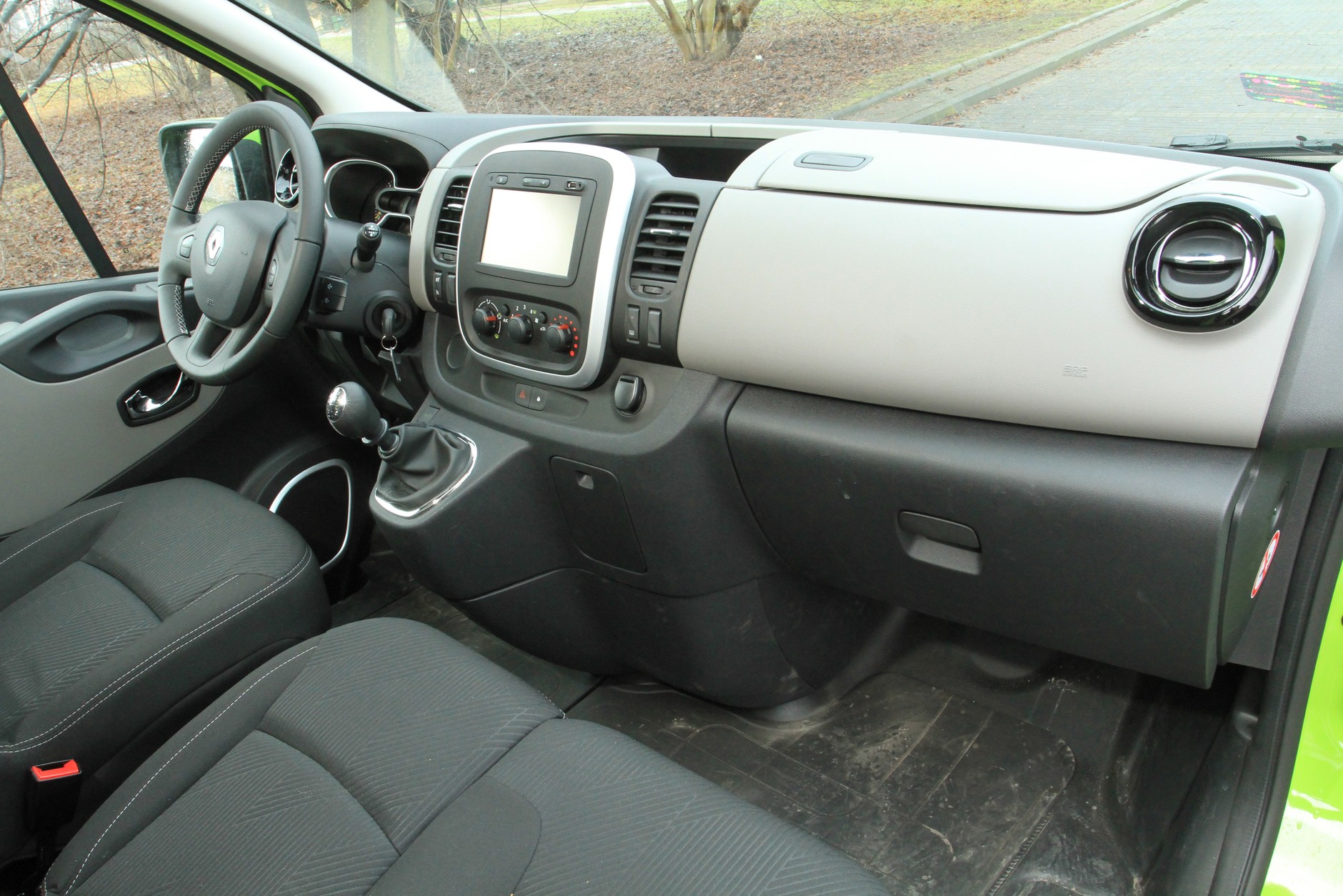 Deska rozdzielcza zachwyca jakością materiałów