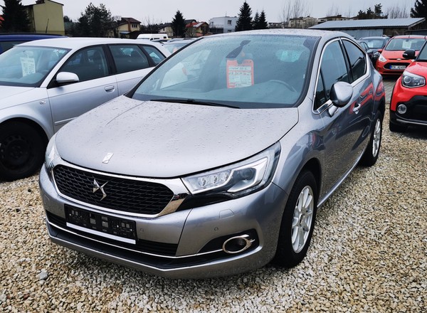 Używane auto poleasingowe lub poflotowe. Jak je rozpoznać i czy warto kupić?