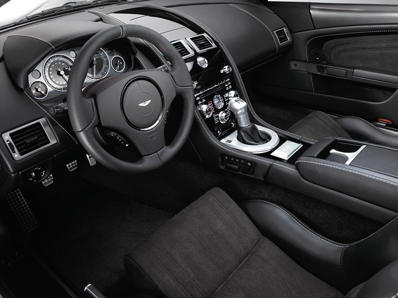 Nowy Aston Martin DBS w Pradze: oficjalne informacje i zdjęcia