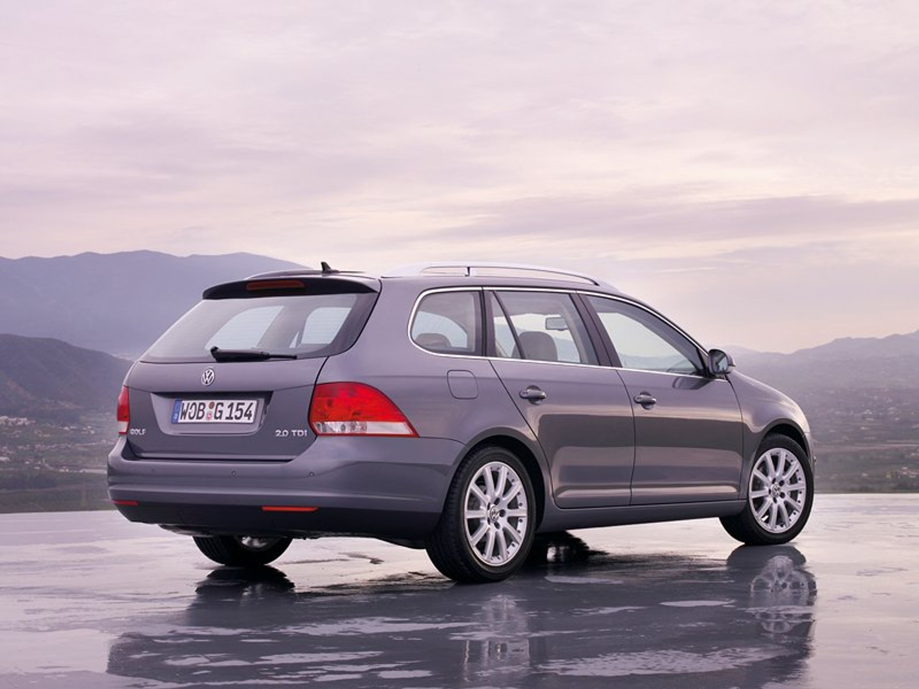 Volkswagen Golf Variant: pierwsze zdjęcia, informacje i tapety