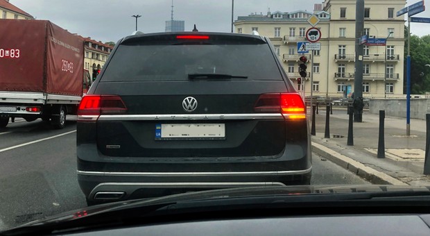 Tajemnicze auta na ukraińskich rejestracjach. Co to za modele?