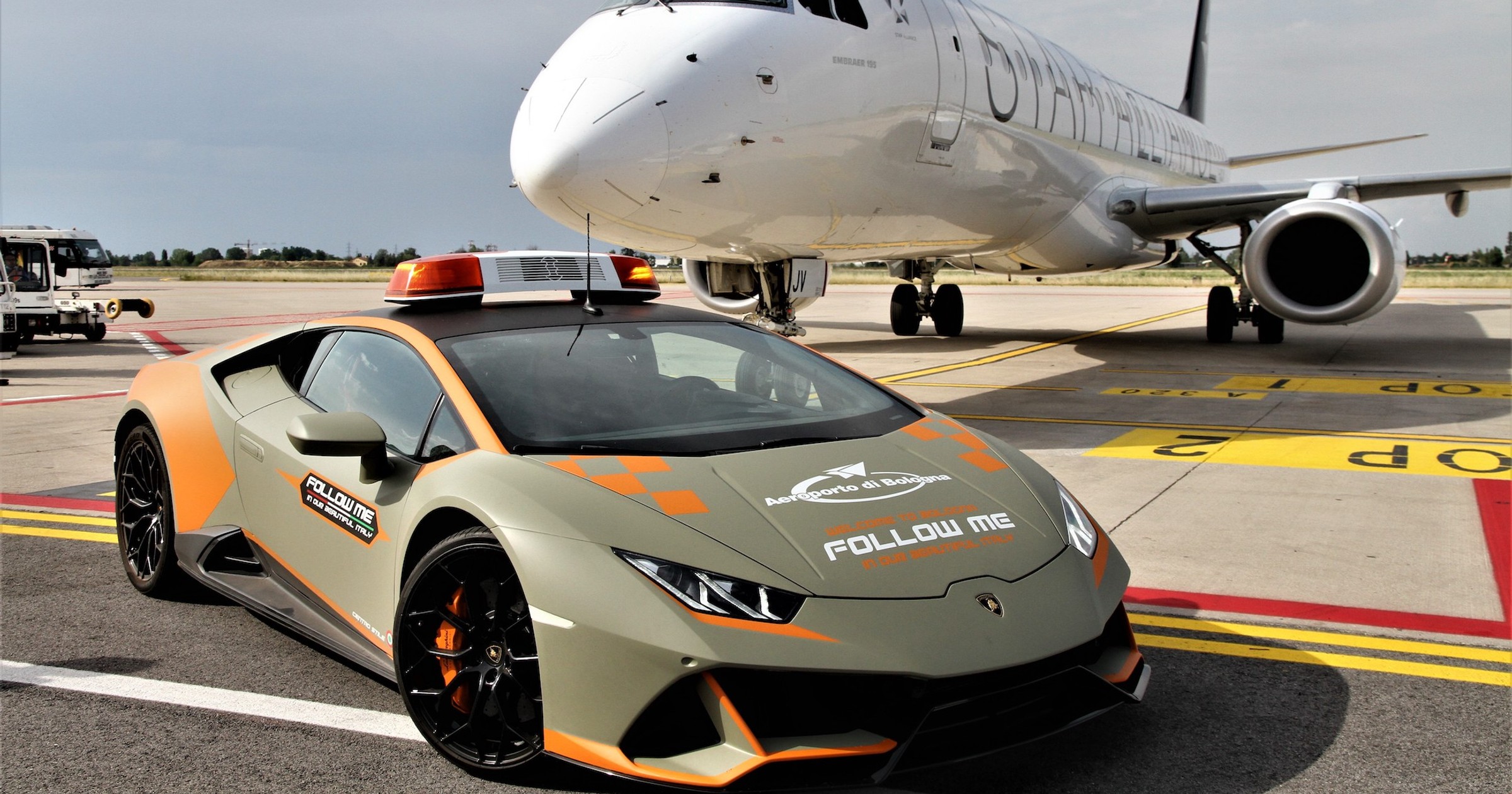 Lamborghini Huracan Evo jako auto Follow Me