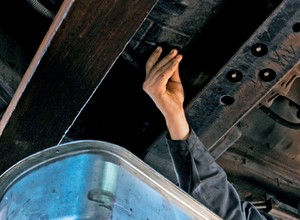 Poprosił o wymianę oleju. Mechanik zaniemówił, gdy usłyszał, ile na nim przejechał