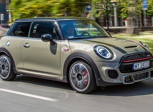 Mini Cooper 2.0 John Cooper Works - imponuje jazdą, wyglądem i ceną