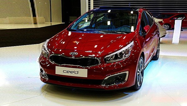 Frankfurt 2015: Kia cee'd FL – pierwsze zdjęcie