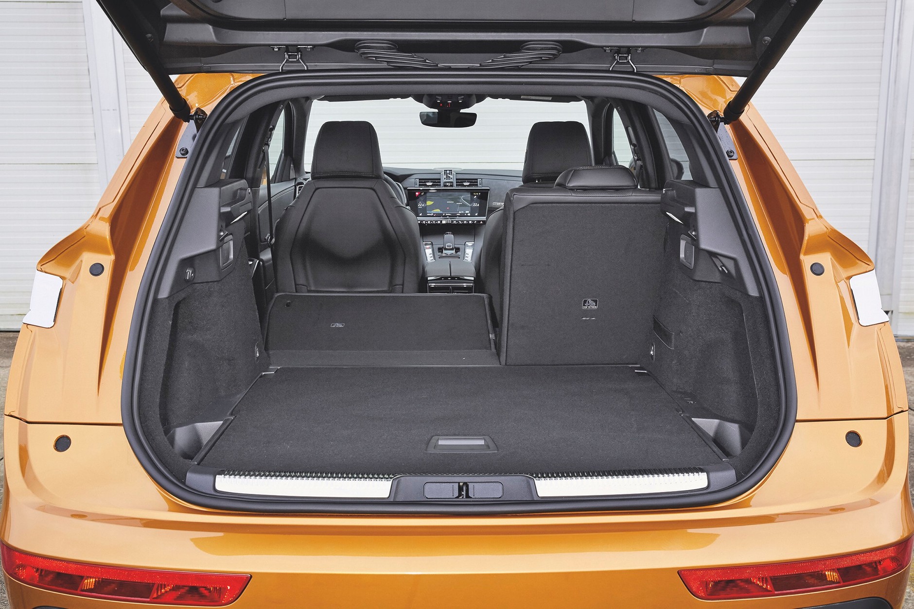 DS 7 vs. Mazda CX-5 i Volvo XC60