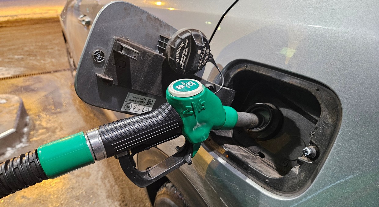 Na tych stacjach paliw lepiej nie tankować. UOKiK wykrył nieprawidłowości