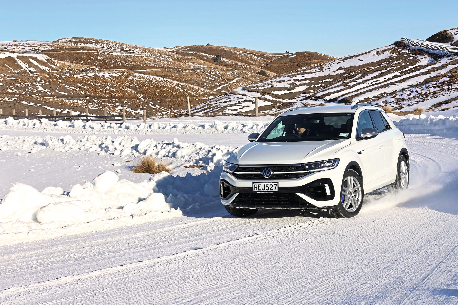 Test opon całorocznych do SUV-ów: próby na śniegu