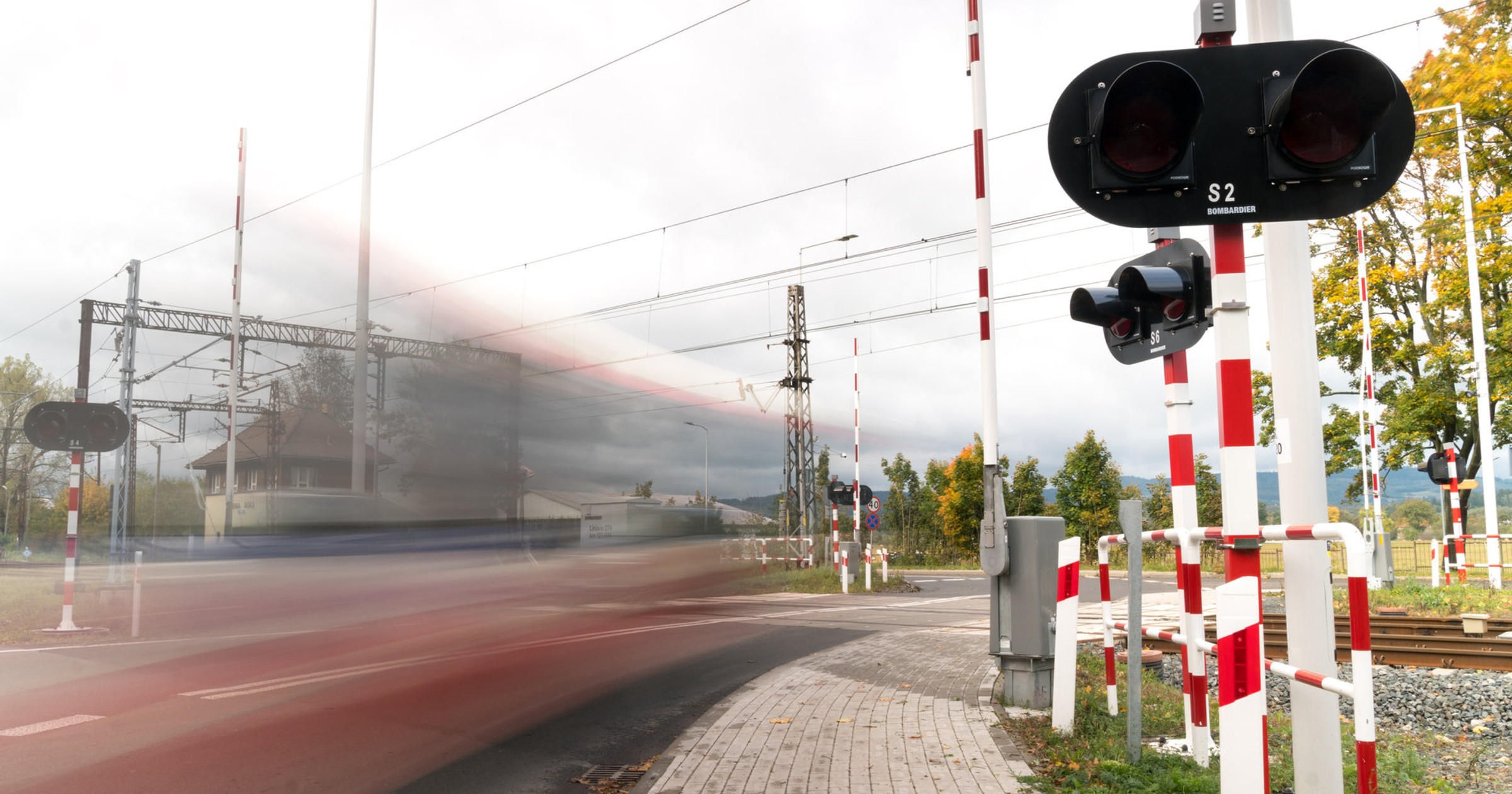 Już wkrótce na pięciu przejazdach kolejowych staną fotoradary