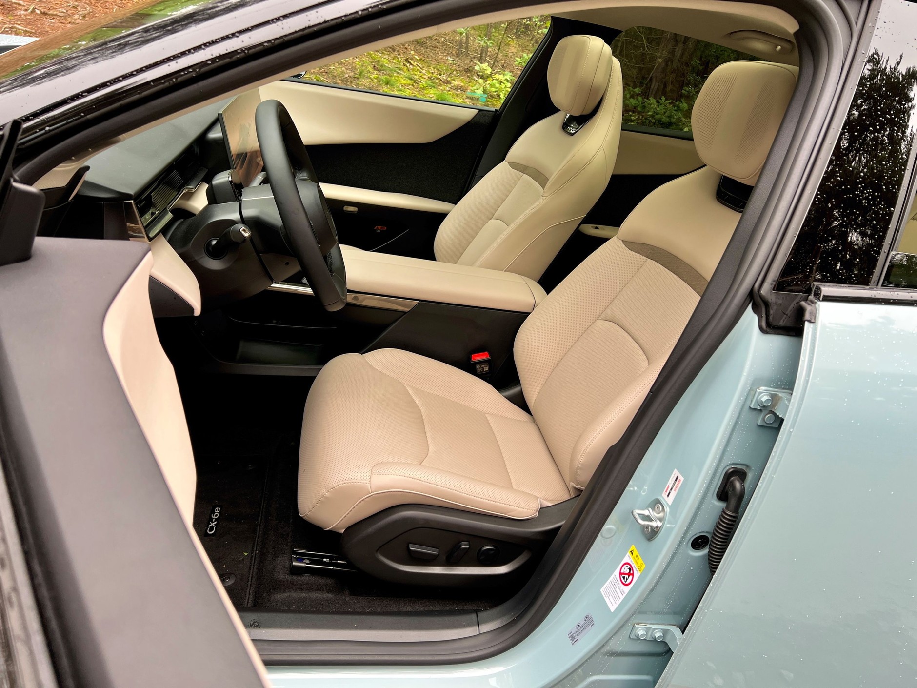 Mazda CX-6e