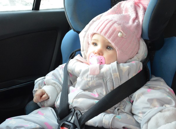 Rodzice zimą często popełniają ten błąd. Gruba sprawa, która ma przykre konsekwencje