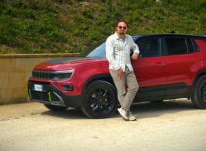Czy Jeep Avenger 4xe zasługuje na miano prawdziwego Jeepa? Pierwszy test w terenie