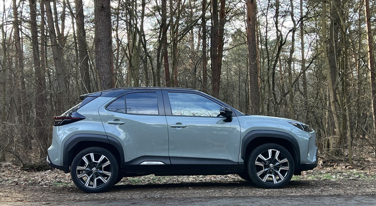 Toyota Yaris Cross z 2025 r. ma nowe ceny. Kolejne rabaty