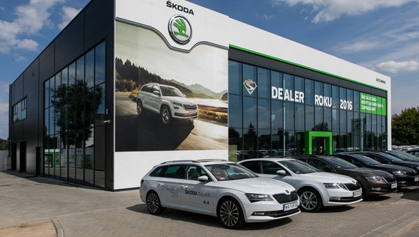 Zostań w domu i kup auto przez internet - jak firmy samochodowe ratują sprzedaż