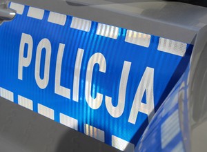 Bezczelni złodzieje pozazdrościli życia kierowcy Mercedesa. Ukradli mu nie tylko auto