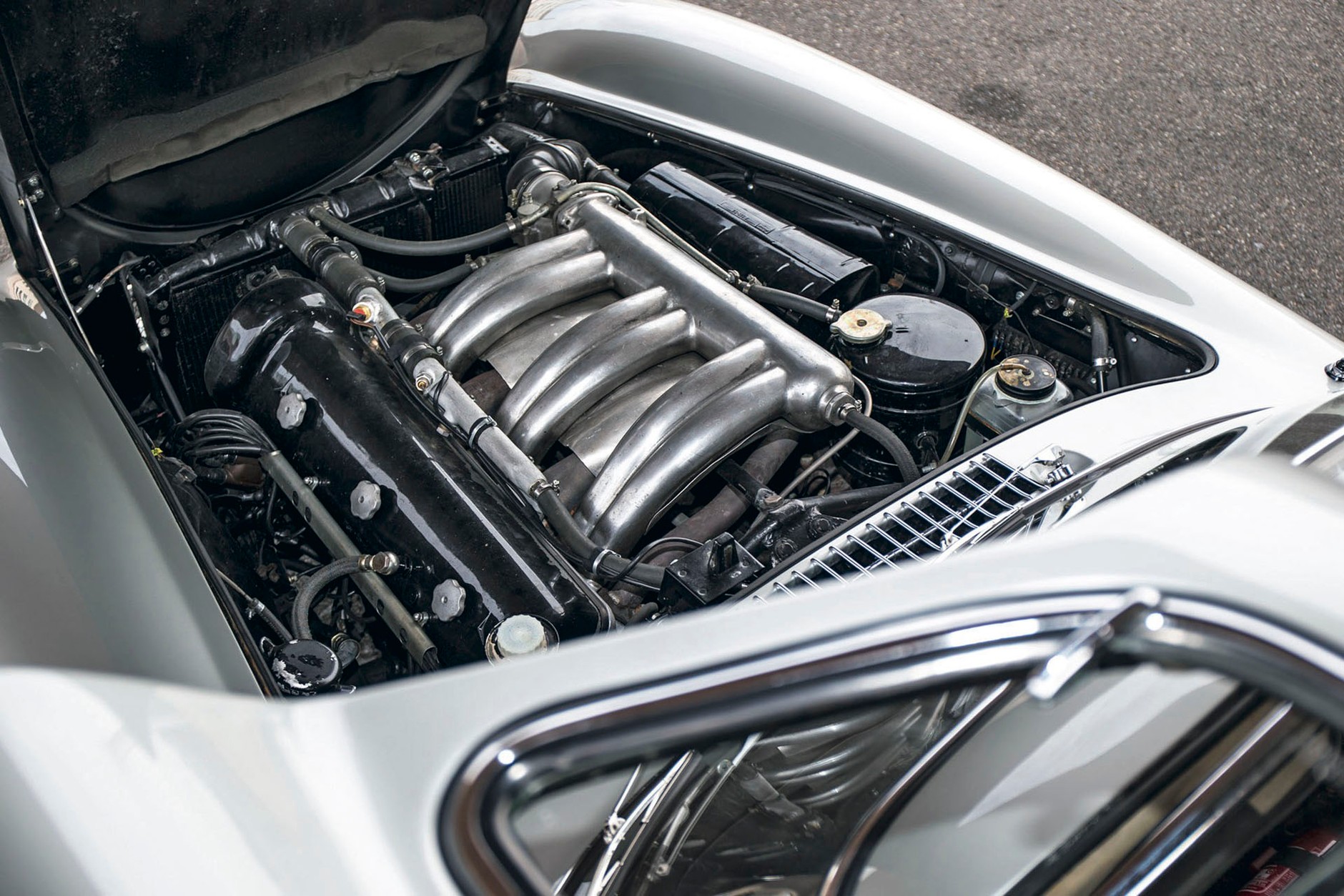 Mercedes 300SL - klasyk niepowtarzalny