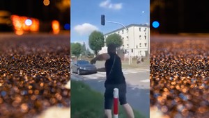 Policja ustaliła kto obrzucił jajkami auto Jarosława Kaczyńskiego