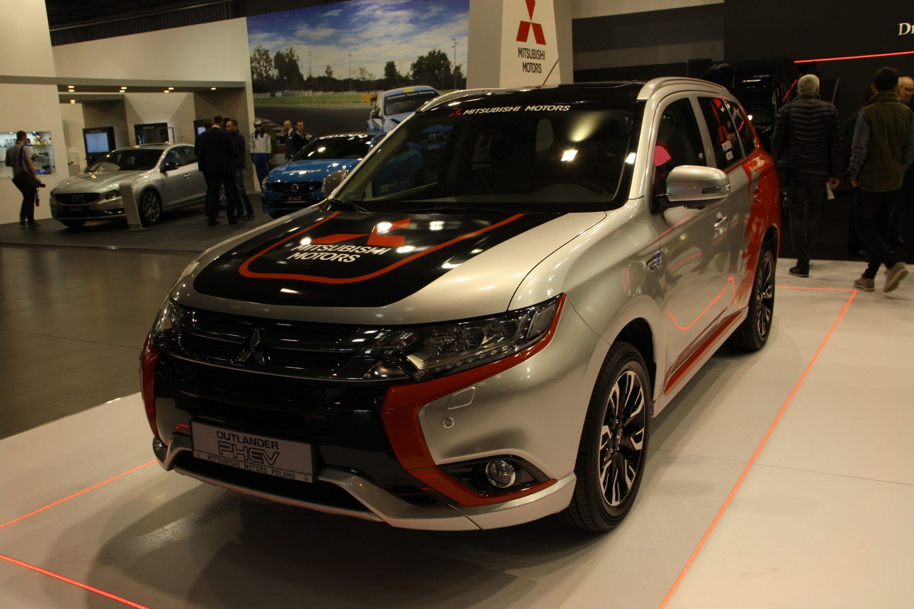 Mitsubishi Outlander PHEV (Poznań 2016)