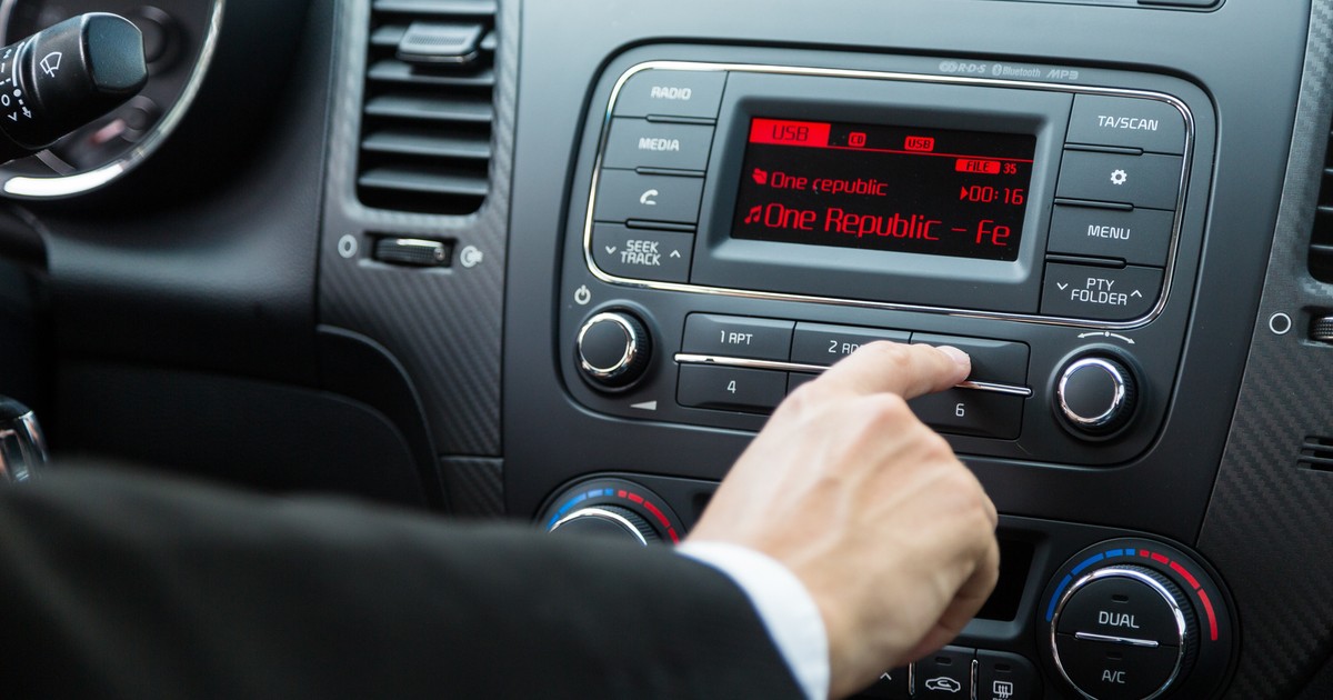 Za radio w samochodzie służbowym lub firmowym trzeba płacić abonament radiowy, nawet jeżeli nie korzystamy z urządzenia | zdj. ilustracyjne