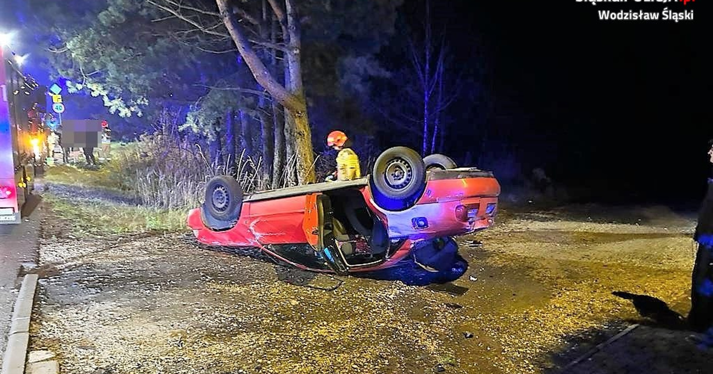 Kierowca Audi A4 na własne życzenie zniszczył swój samochód