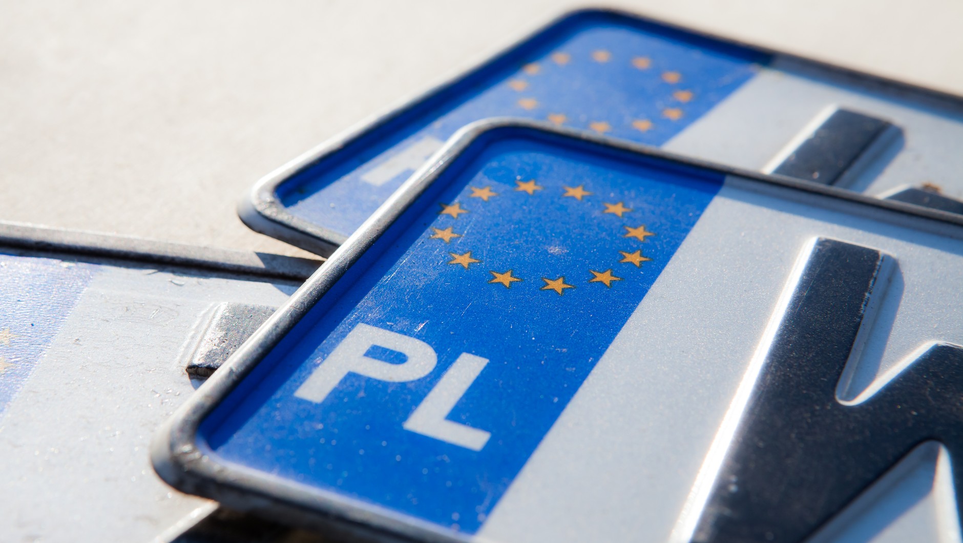 Razem z tablicami rejestracyjnymi nie są już wydawane naklejki