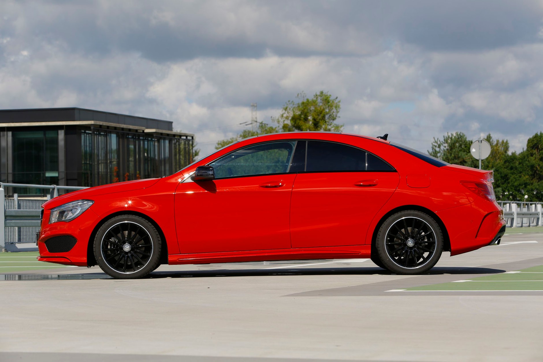 Mercedes CLA – czyli stylowy sedan lub kombi