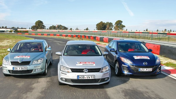 Skoda Octavia kontra VW Jetta i Mazda 3: czy kompaktowy sedan ma sens?