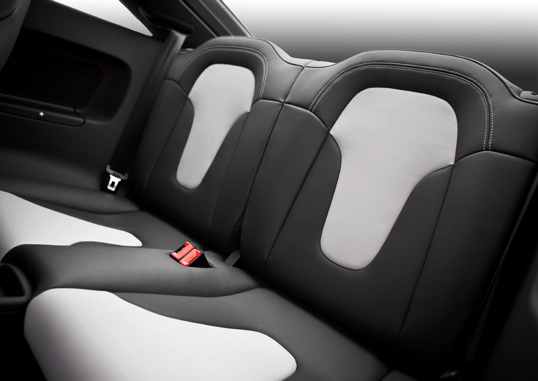 AMI 2010: Audi TT po wiosennym faceliftingu