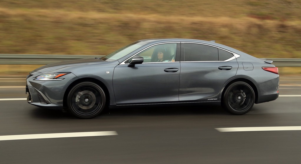 Lexus ES 300h - zdj. ilustracyjne