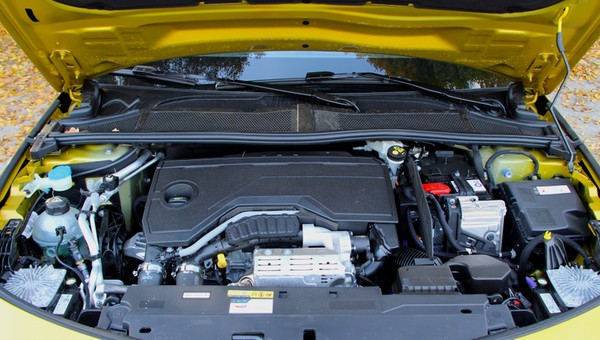 Opel Astra 1.2 Turbo Hybrid Ultimate