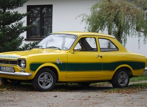 Ford Escort MKI: patrzcie, psia kostka jedzie!
