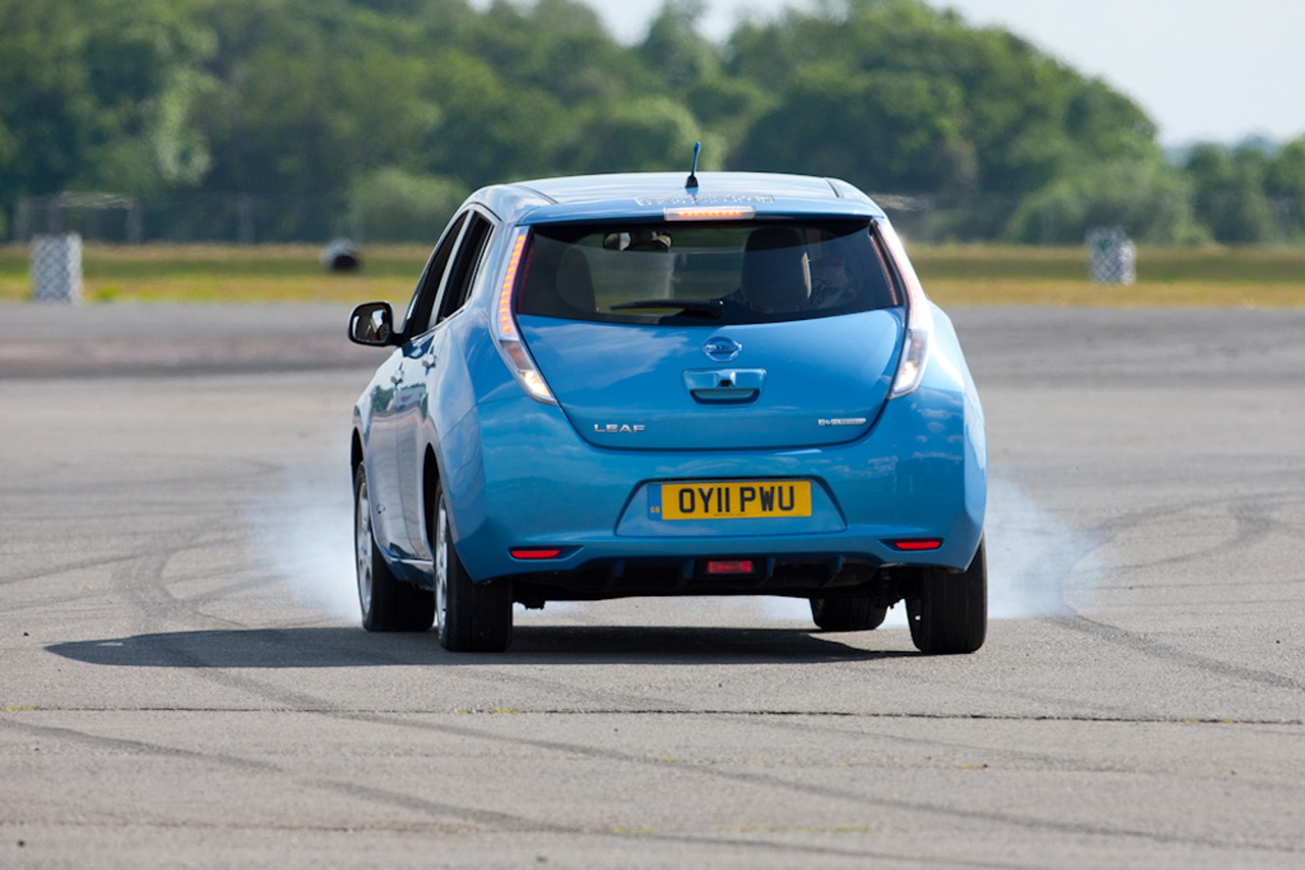 Nissan Leaf najszybszy na wstecznym?