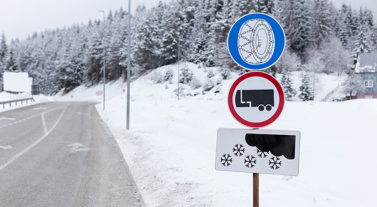 Wyjaśniamy, gdzie zimowe opony są obowiązkowe?