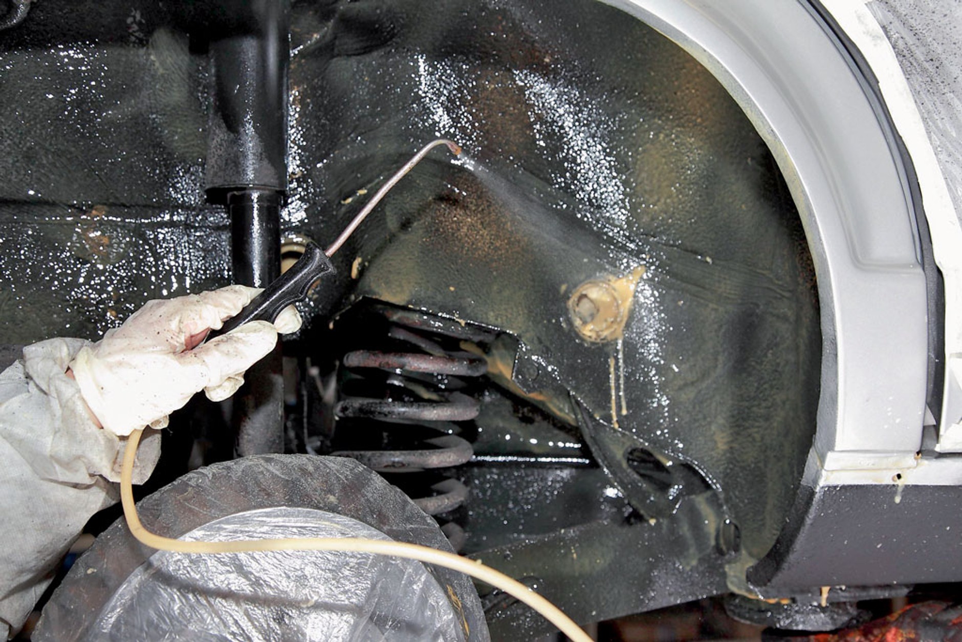 Konserwacja podwozia tłuszczem na gorąco