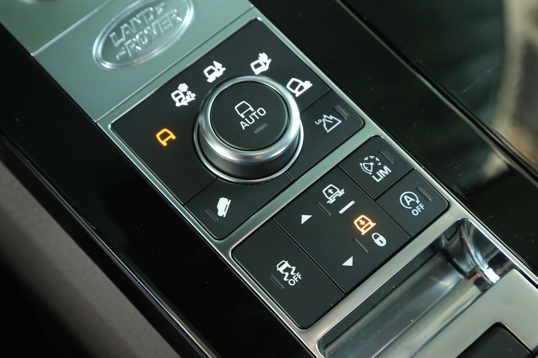 Land Rover Discovery 3.0 Si6 - prestiż gwarantowany