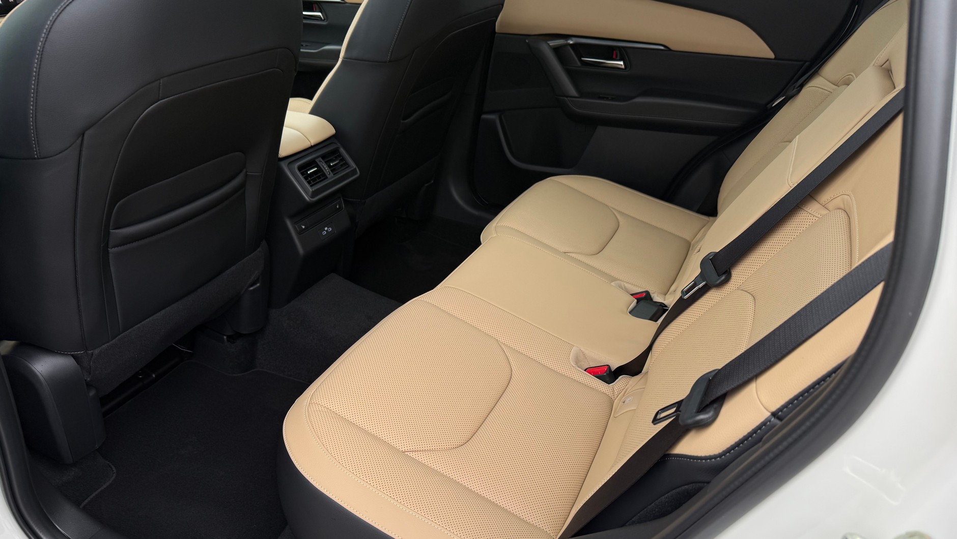 NOwa Mazda CX-5 – z tyłu jest zaskakująca ilość miejsca