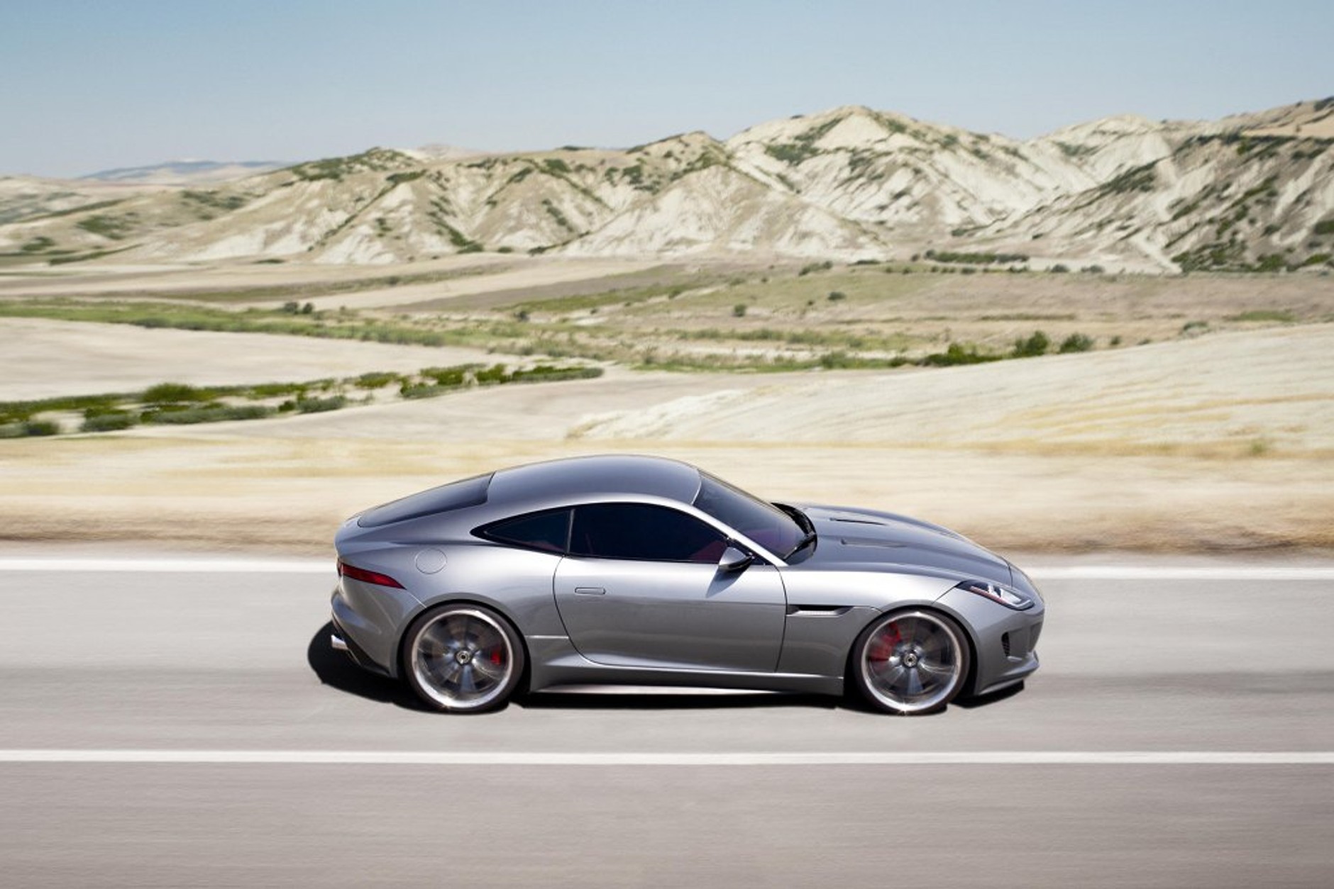 Jaguar C-X16 pokazuje pazury