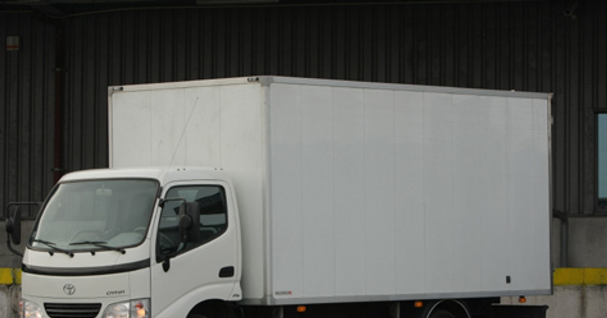 Toyota Dyna d-4d - Mała, ale jednak ciężarówka!