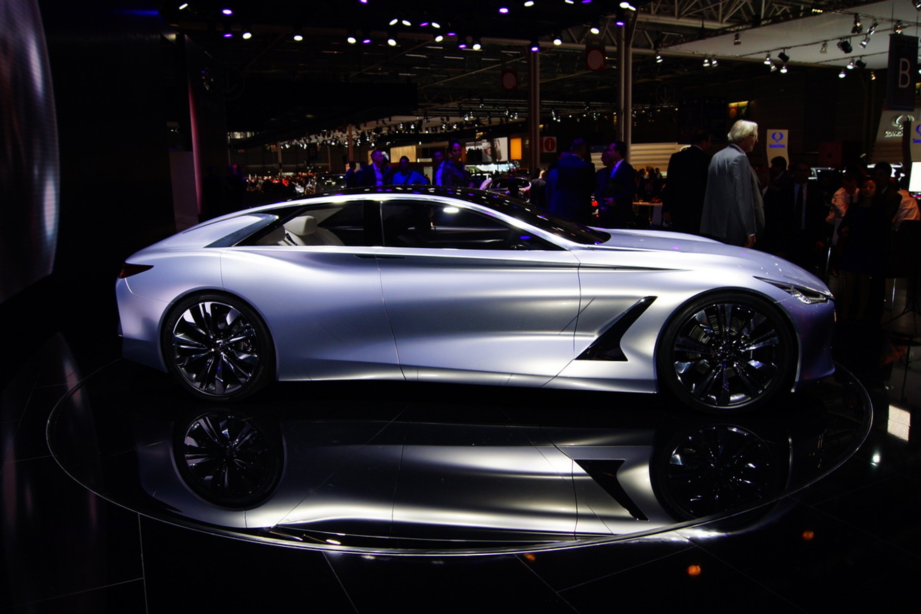 Paryż 2014: Infiniti Q80 Inspiration