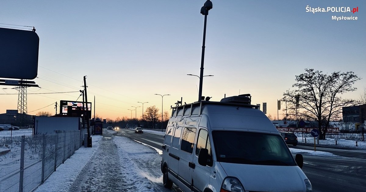 Policja przeprowadziła akcję przy pomocy specjalnego mobilnego stanowiska dowodzenia