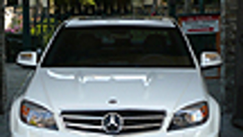 Mercedes C 63 AMG - Eksploduje mocą