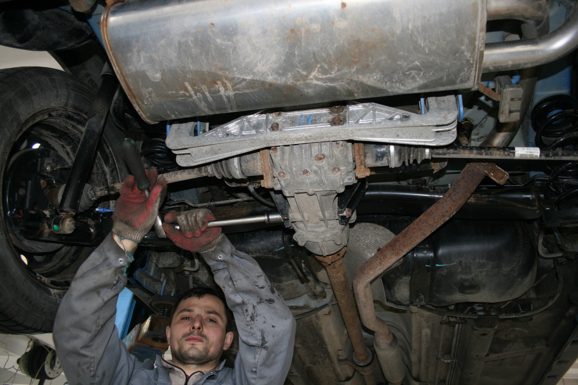 Krok 2: mocowanie głównego elementu