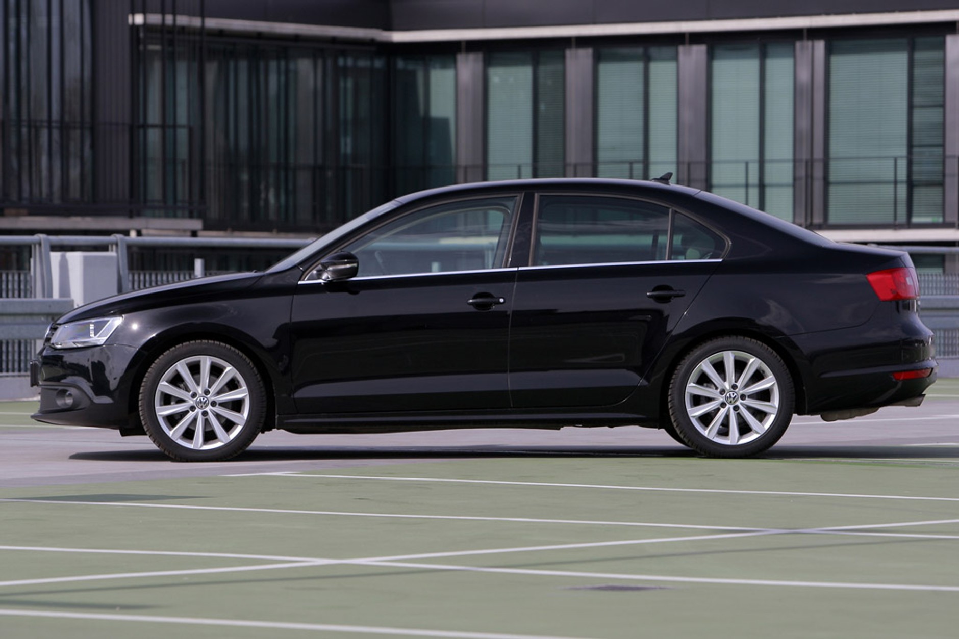 Ford Focus kontra Mazda 3 i Volkswagen Jetta: limuzyny małego formatu