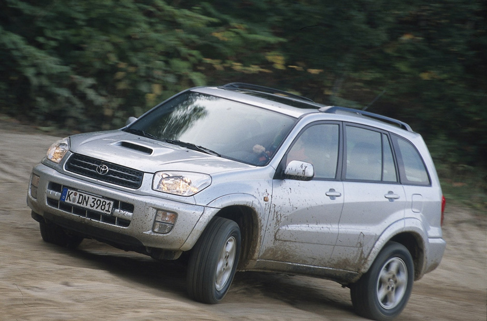 Jak wybrać auto? Wady i zalety samochodów w różnym wieku